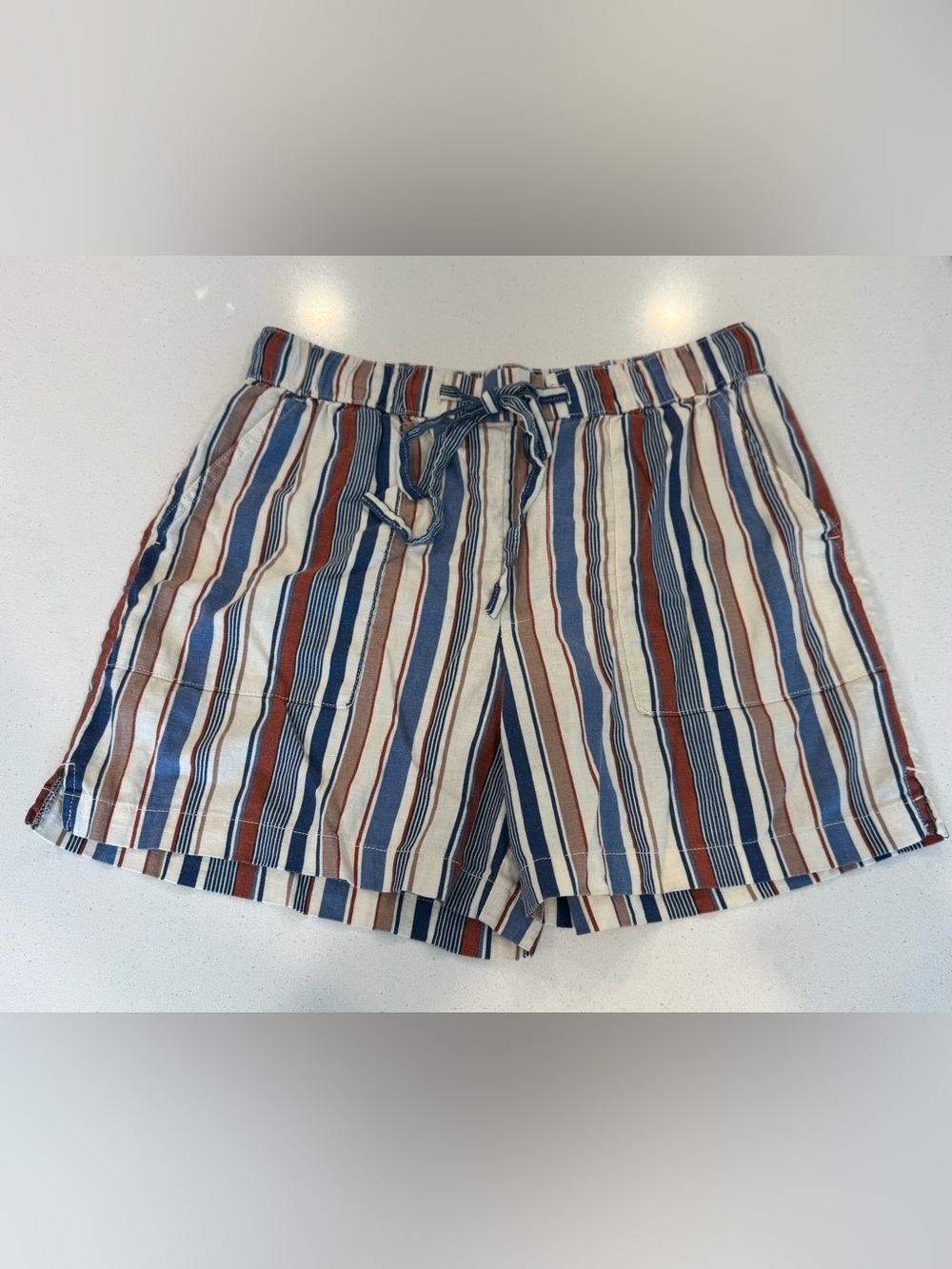 a.n.a Women’s High-Rise 5” Pull on Shorts - Austin Striped Blue Large